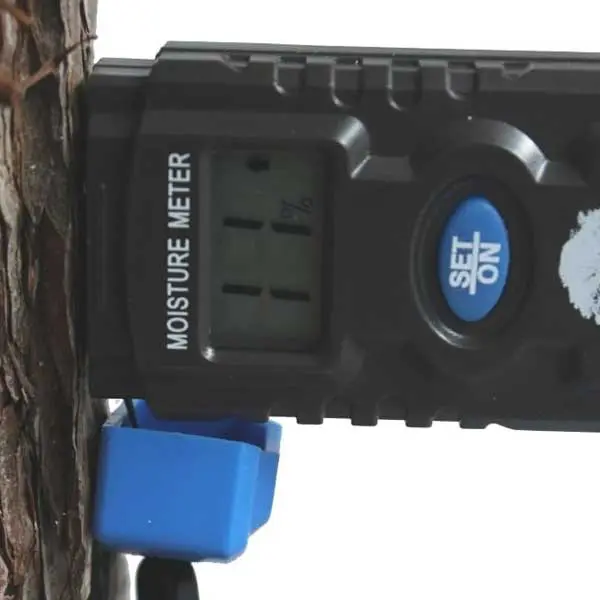 How to Season your Firewood 5 Moisture meter, seasoned wood, wood for fire