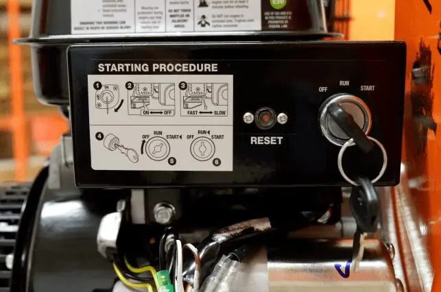 Comment installer la batterie de démarrage électrique sur le broyeur à bois à essence FM6DD 2 image