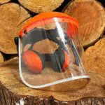 Ohrenschützer und Visier