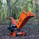 Astilladora de madera profesional, astilladora comercial compacta, trituradora de jardín, astilladora de madera en el bosque