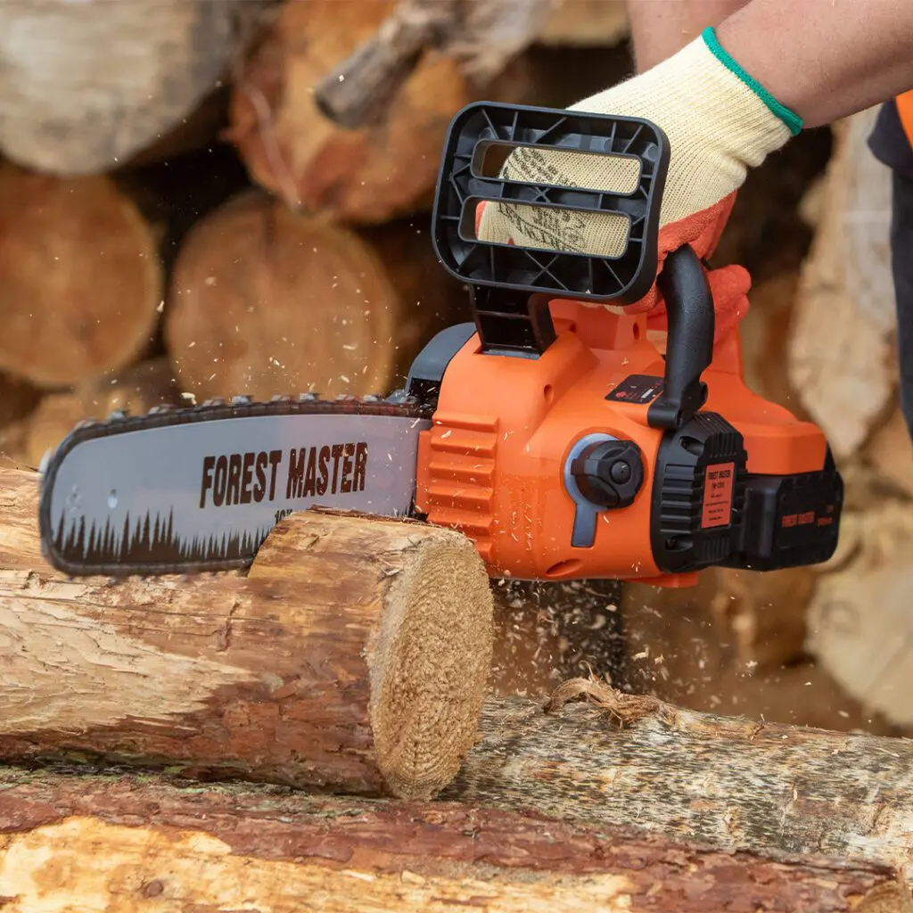3 Cordless Garden Tools Thatโll Make You Feel Like a Backyard Boss 4 Chainsaw 2