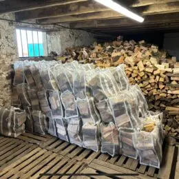 Gewebter Jumbo-Sack für Brennholz – strapazierfähiger, belüfteter FIBC zum Trocknen und Lagern von Holzscheiten (25 x 40 x 50 cm)