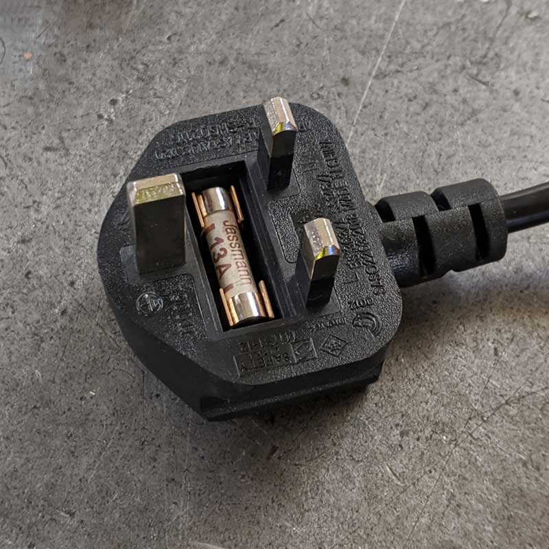 how-to-change-a-plug-socket-fuse-forest-master