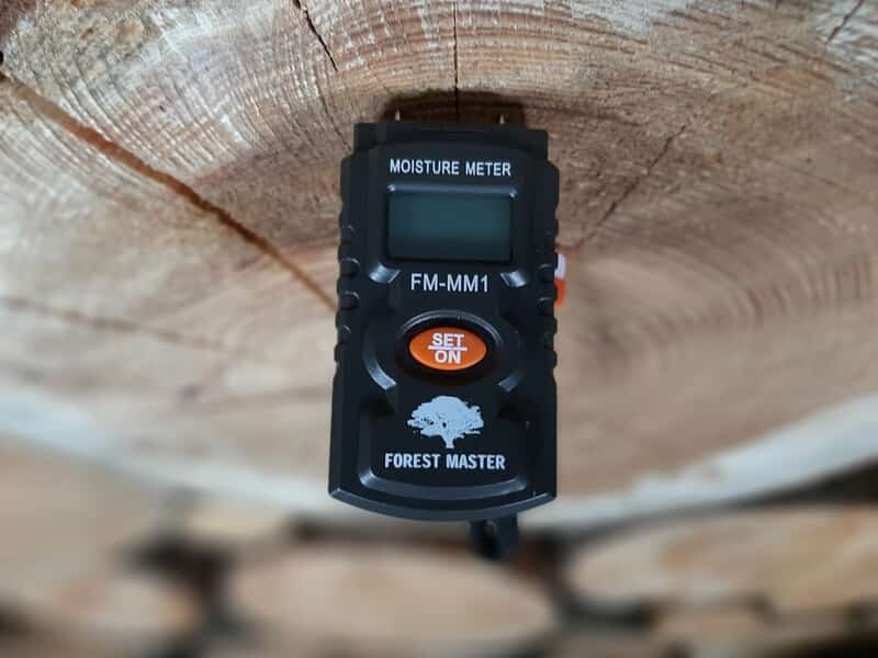 moisture meter, unseasoned wood, log